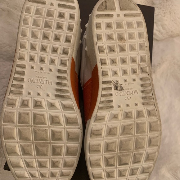 🔥🔥🔥VALENTINO Rockstud Accents Leather Sneakers. Size 8.5 or 39 Europe - Picture 14 of 15